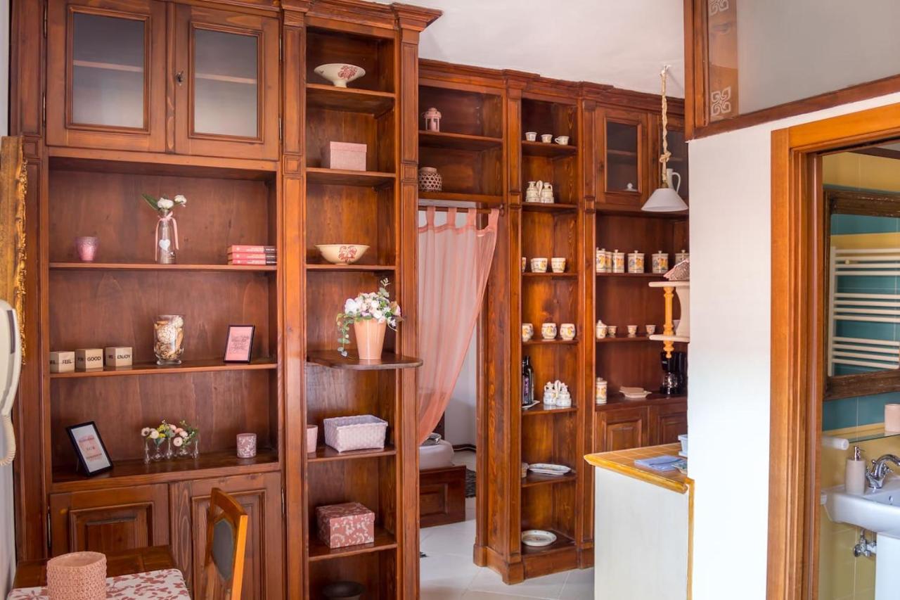 8 Small And Cozy Suite Timisoara Ngoại thất bức ảnh