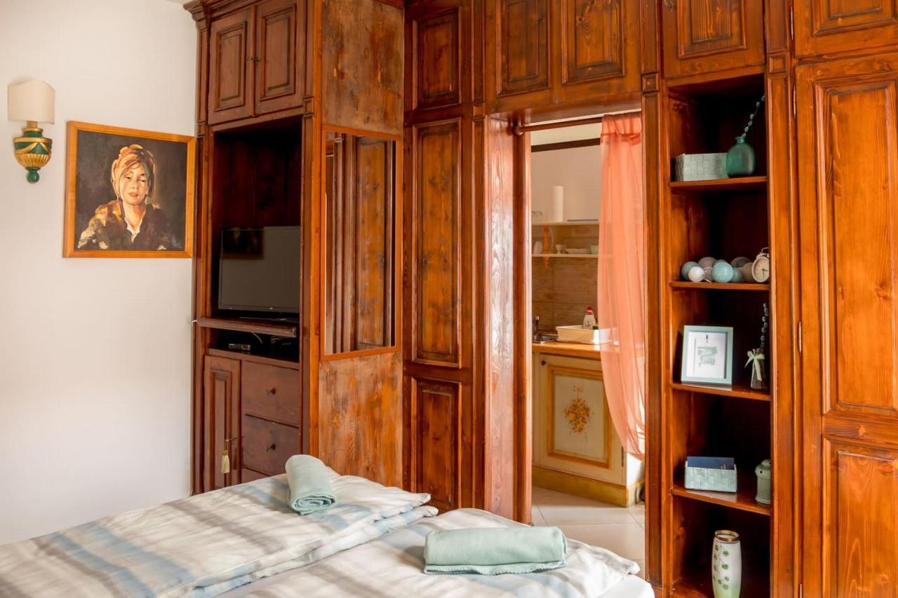 8 Small And Cozy Suite Timisoara Ngoại thất bức ảnh