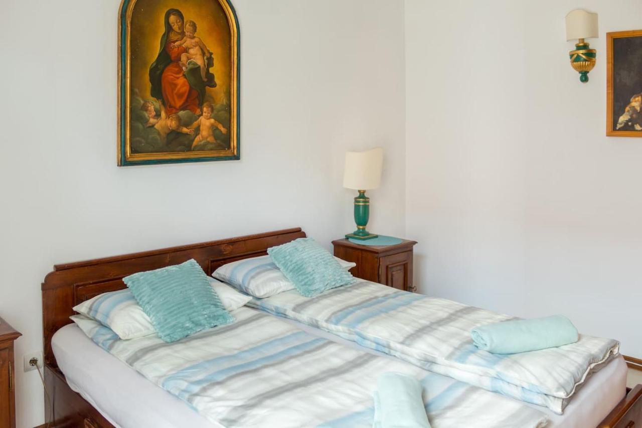8 Small And Cozy Suite Timisoara Ngoại thất bức ảnh