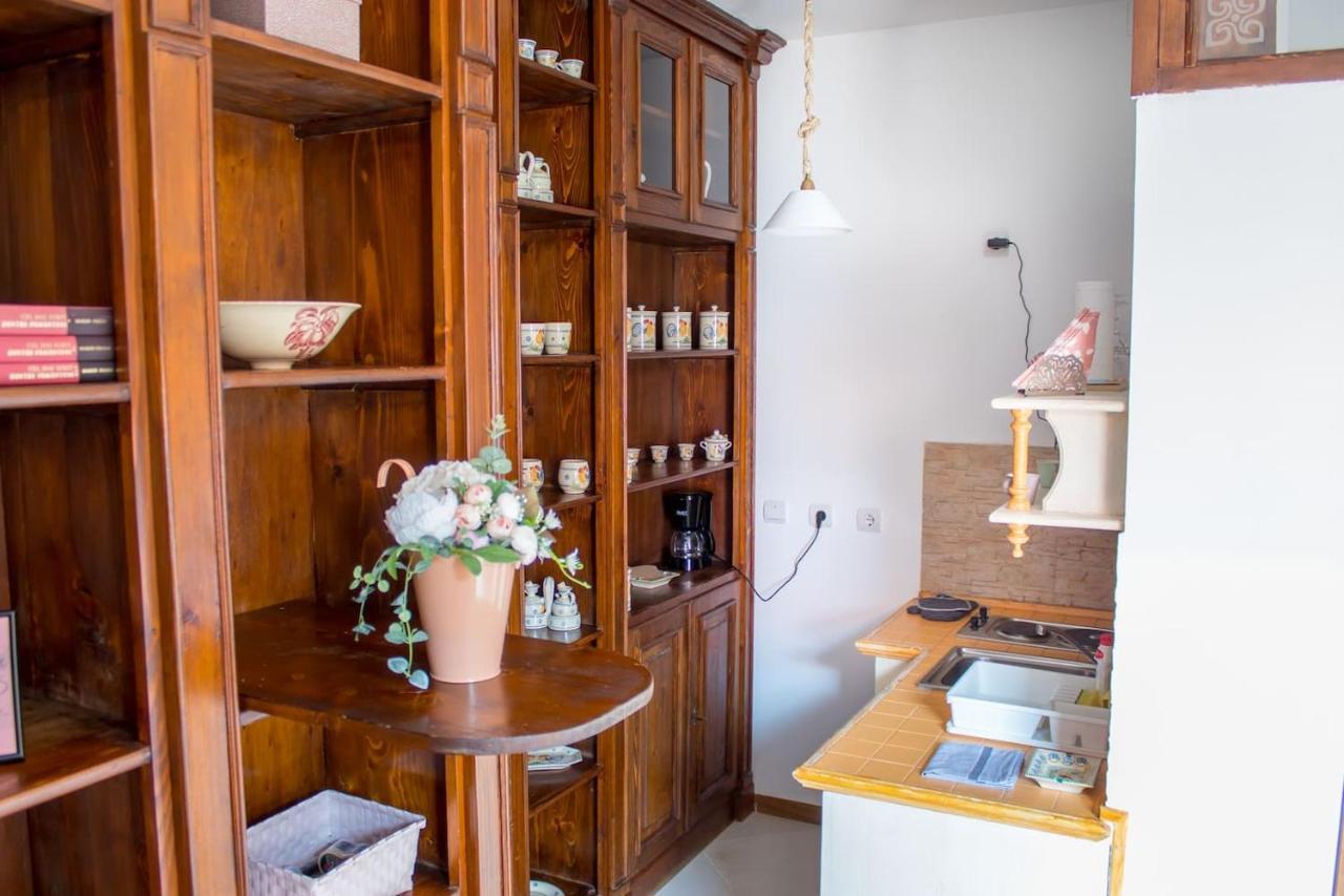 8 Small And Cozy Suite Timisoara Ngoại thất bức ảnh