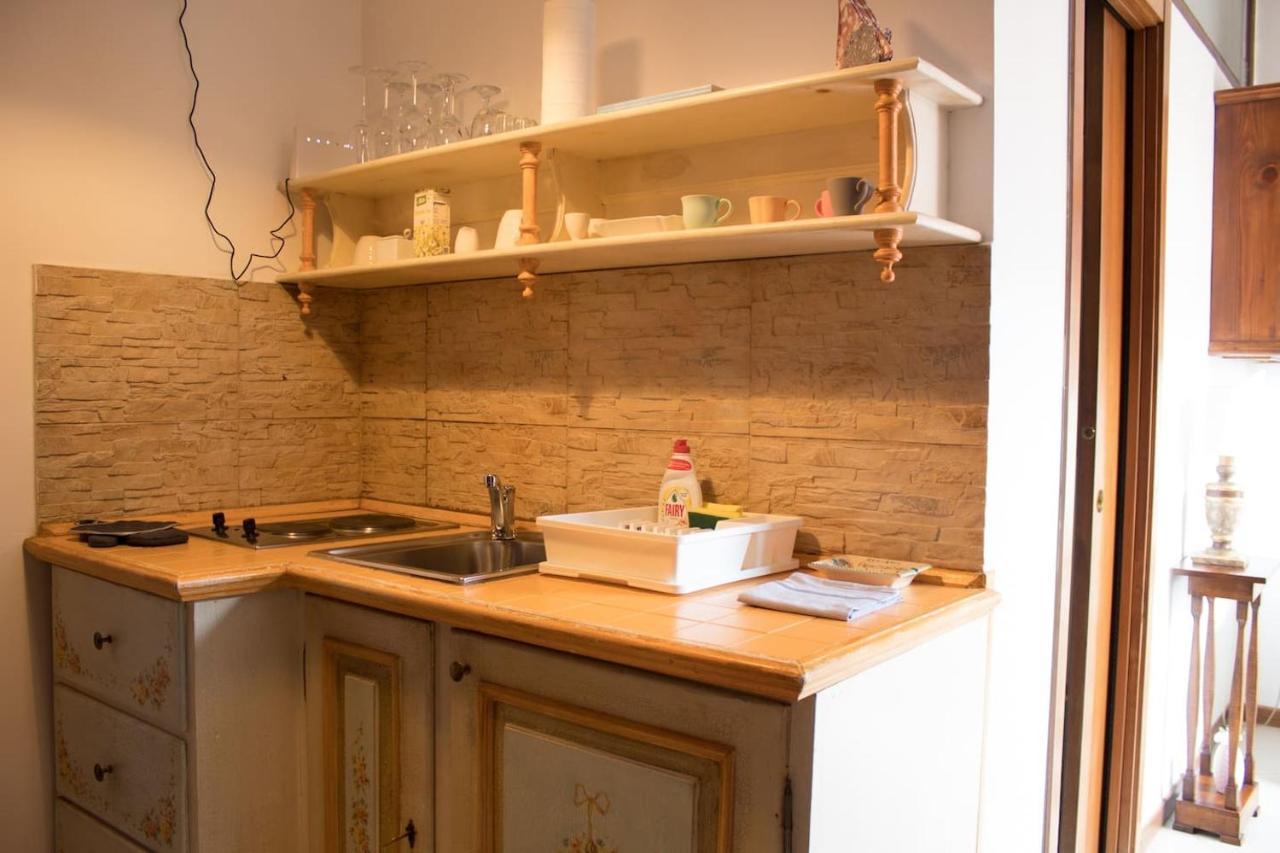 8 Small And Cozy Suite Timisoara Ngoại thất bức ảnh